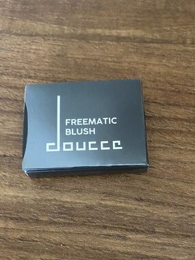 Doucce Freematic Blush - Daydream - Sealed